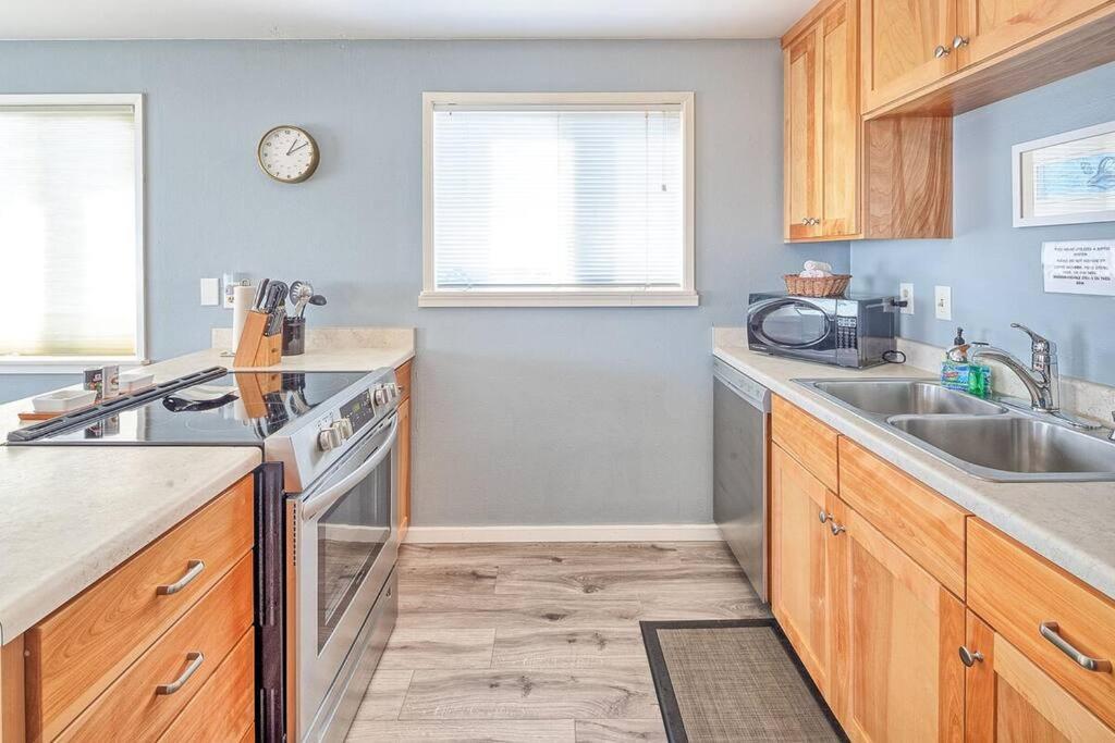 Ocean View Village Condo With Trails To Beaches Тринидад Екстериор снимка