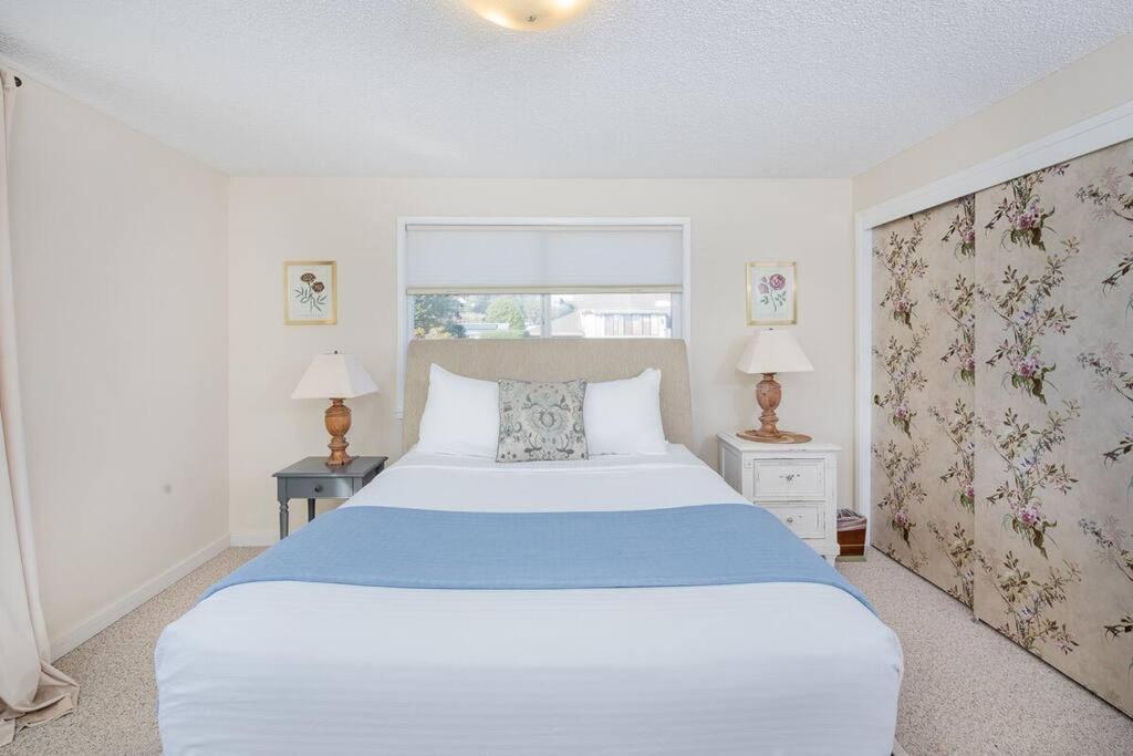 Ocean View Village Condo With Trails To Beaches Тринидад Екстериор снимка