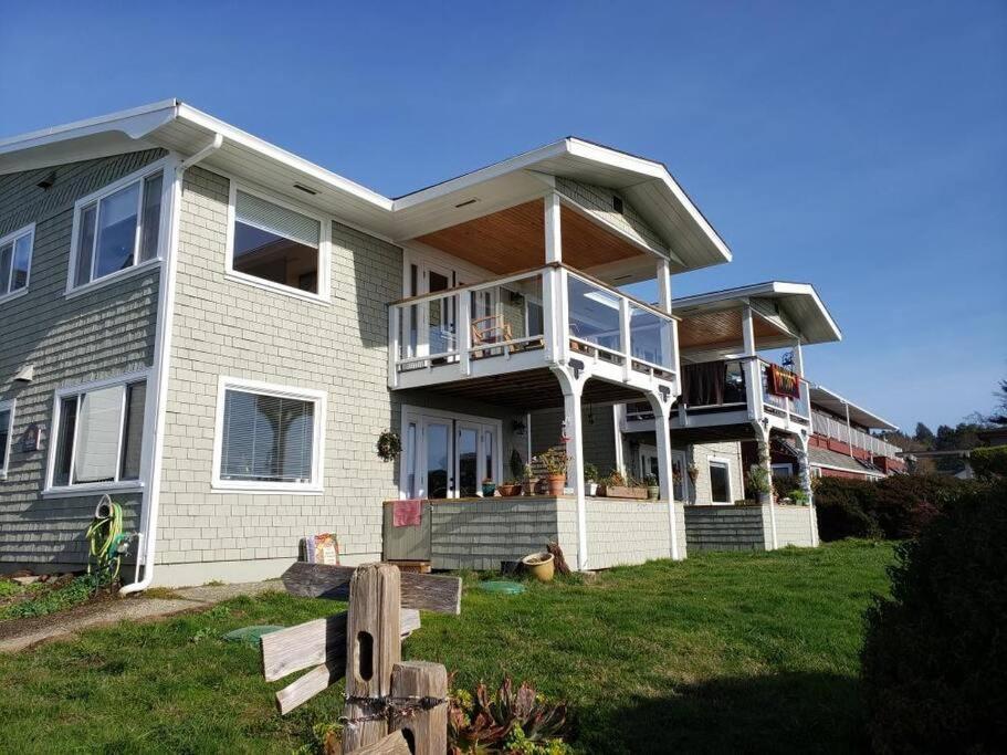 Ocean View Village Condo With Trails To Beaches Тринидад Екстериор снимка