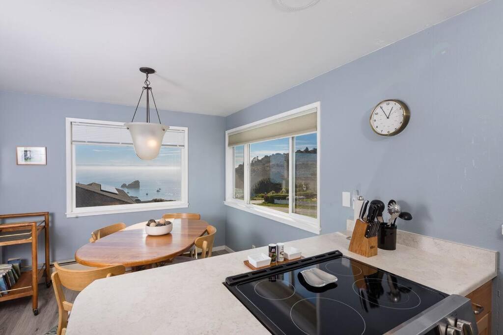 Ocean View Village Condo With Trails To Beaches Тринидад Екстериор снимка